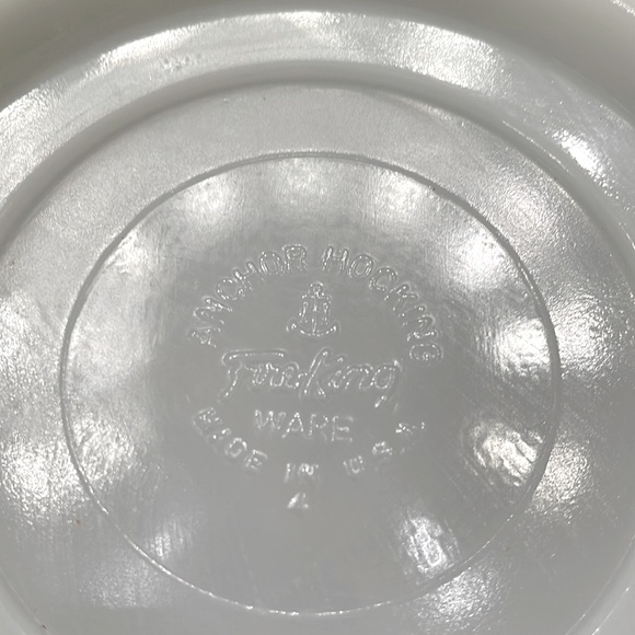 Vintage Anchor Hocking - Fire-King - Milk Glass - Grape Vine Pedestal Bowl - Picture 5 of 7